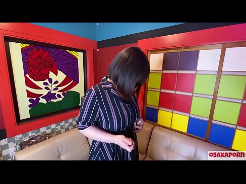 ❤️ Cutie Japanese nwere nnukwu nnụnnụ tit na-eji ihe ụmụaka egwuri egwu na-enwe mmekọahụ na-emetọ onwe ya ma nwee orgasm. Ọ na-ekwu na N'ajụjụ ọnụ banyere ya iberibe ahụmahụ. Nnukwu nnụnnụ tit na ọtụ ntutu na-asụ ude nke ukwuu. Osakaporn ️❌ na anyi